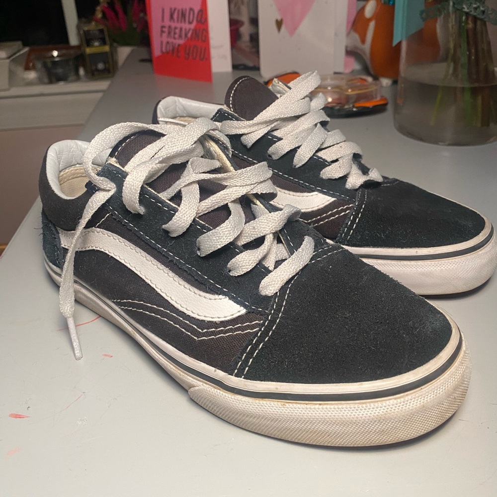 COPY - Black low old school vans size 5